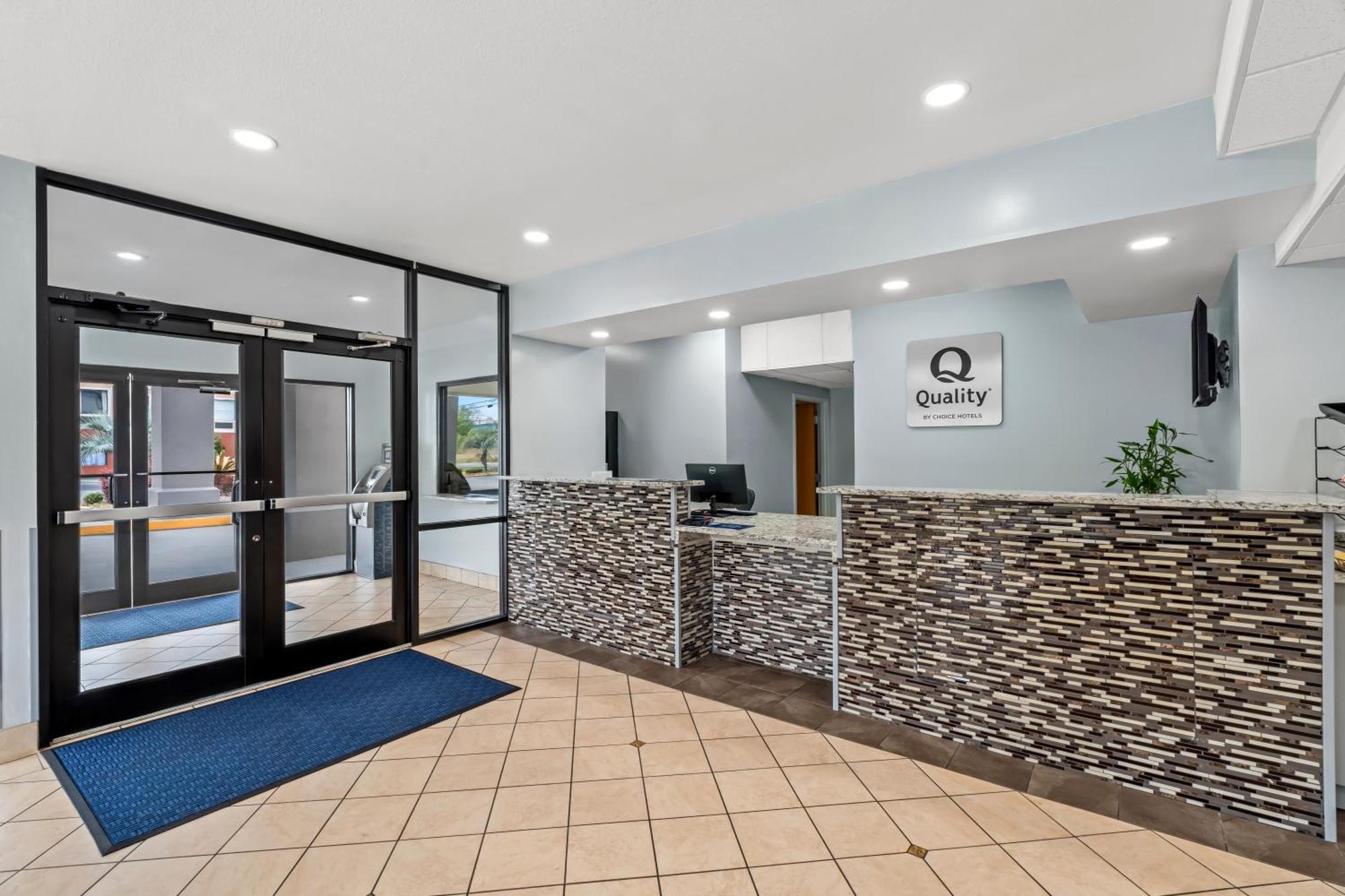 Quality Inn & Suites Biloxi Exteriör bild