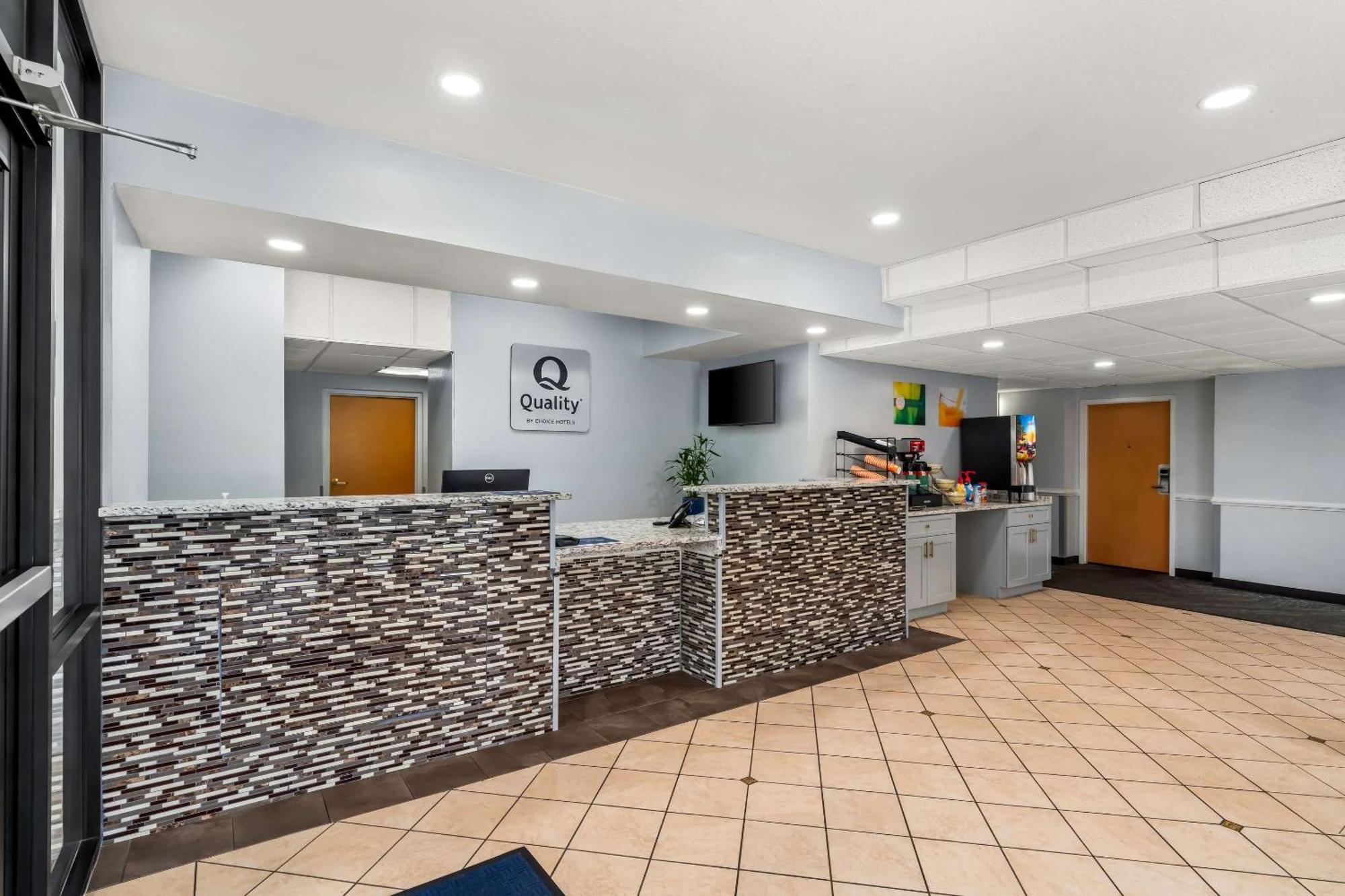 Quality Inn & Suites Biloxi Exteriör bild
